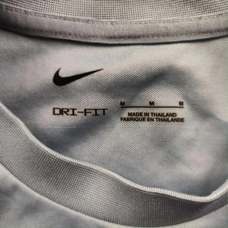 Nike Liverpool 2021-22 Nike training football jersey size M Size US M / EU 48-50 / 2 - 5 Thumbnail
