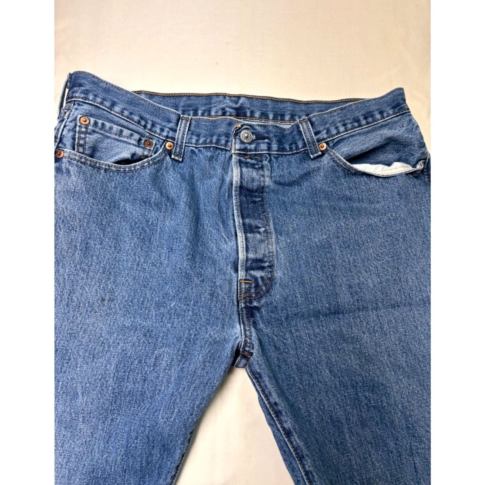 Vintage Levi's 501 Jeans Mens Medium Wash Button Fly Straight Leg 36x30 Denim Distressed Pocket Cotton Vintage-Style Regular Rise Mid Size US 36 / EU 52 - 2 Thumbnail