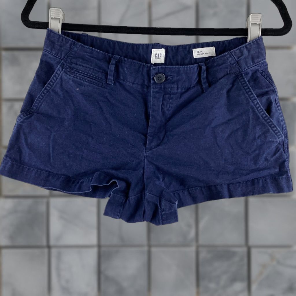 Gap Gap Shorts Womens 02P Blue Chino Shorts Casual Adult Petite 28in Blue Cotton Spandex Pocket Slant Pockets Regular Rise 2in Inseam Summer Autumn Womens Size 26" / US 2 / IT 38 - 1 Thumbnail