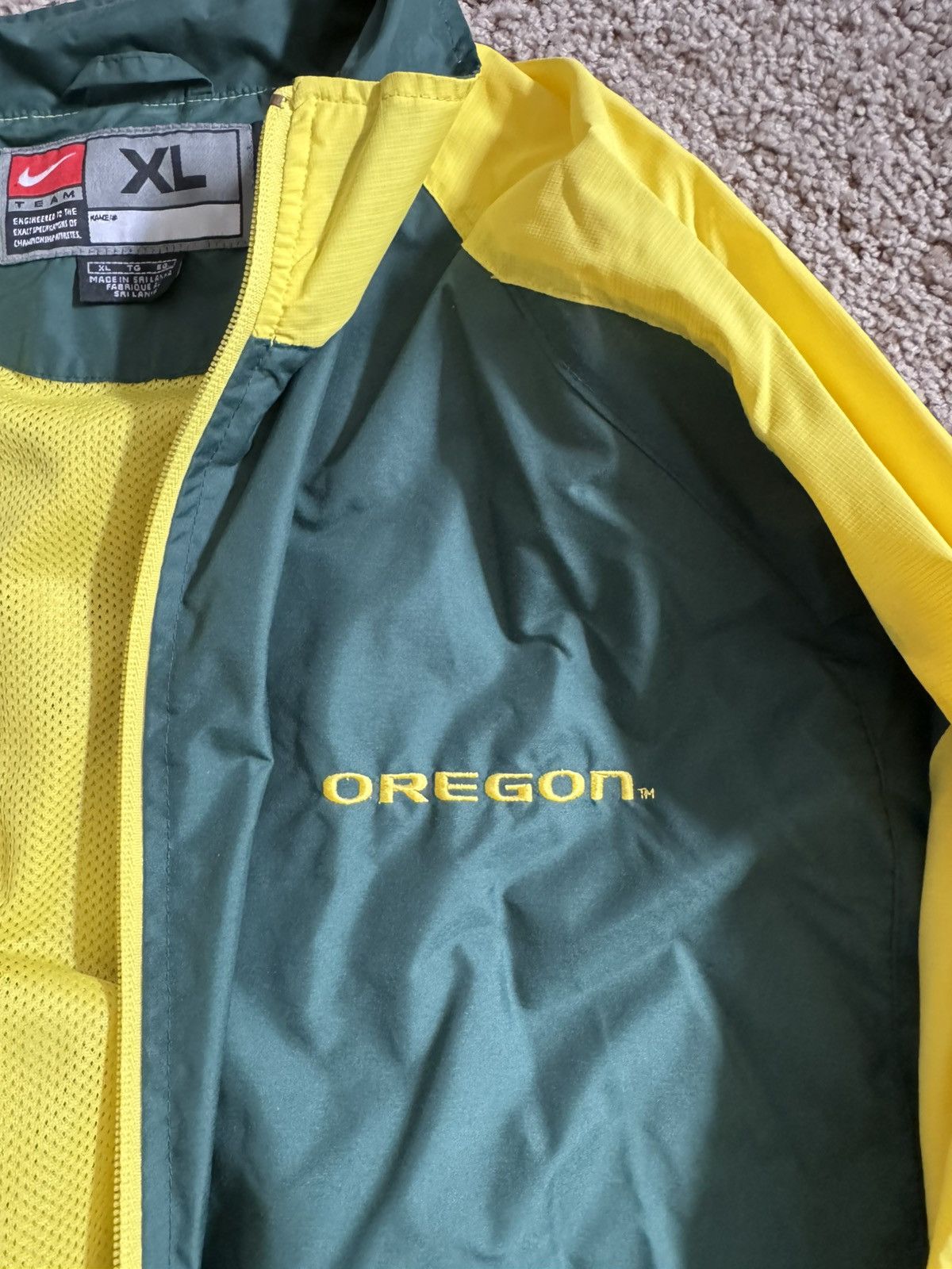 Nike Vintage Nike University of Oregon Ducks Windbreaker Jacket Size US XL / EU 56 / 4 - 2 Thumbnail