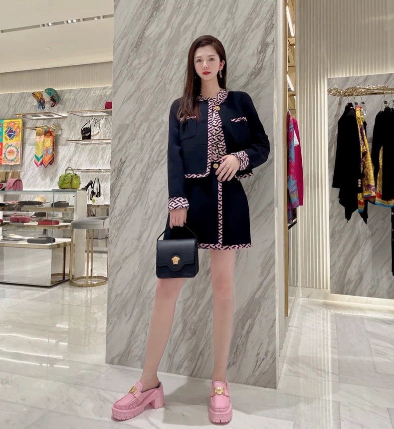 Versace Versace Wool jacket and small fragrant jacket Size M / US 6-8 / IT 42-44 - 8 Thumbnail
