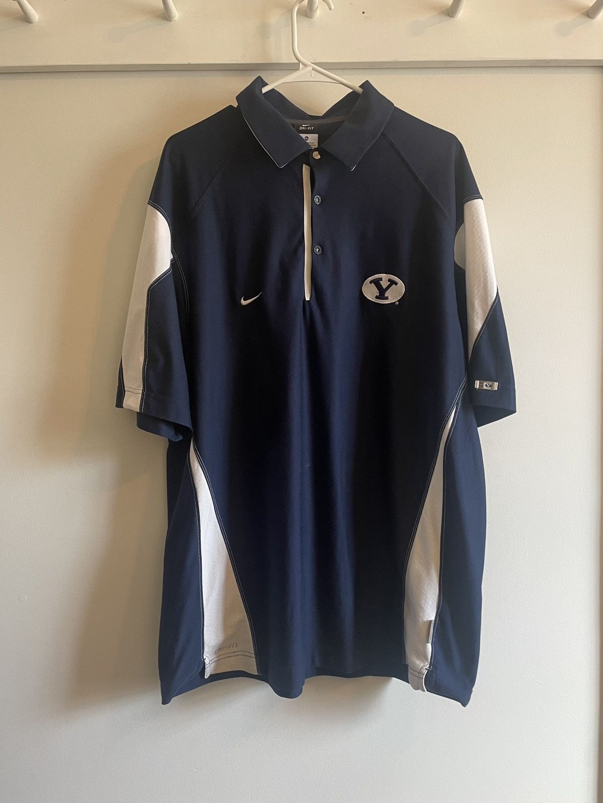 Nike Vintage Nike BYU polo Size US XL / EU 56 / 4 - 1 Thumbnail