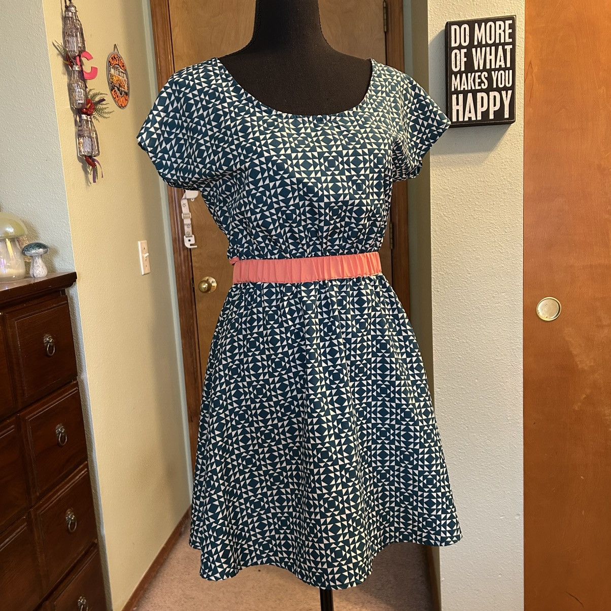 Other Roxy teal peach geometric short sleeve skater dress size S Size S / US 4 / IT 40 - 1 Thumbnail