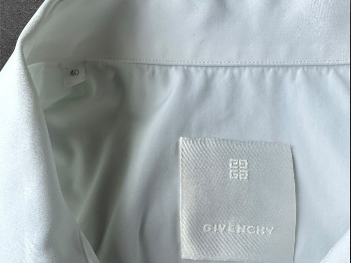 Givenchy Givenchy x Disney Red Logo Collar Zip Up Shirt Size US L / EU 52-54 / 3 - 8 Thumbnail