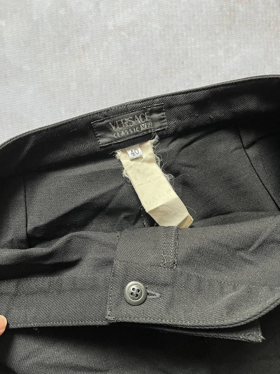 Versace × Vintage Vintage Versace Classic Black Cotton Flared Trousers Pants Size 27" / US 4 / IT 40 - 5 Thumbnail