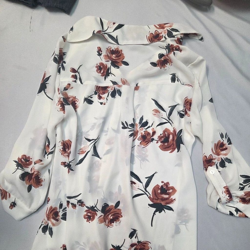 Other white Floral 2 pocket button blouse flowy professional y2k Size XS / US 0-2 / IT 36-38 - 1 Thumbnail
