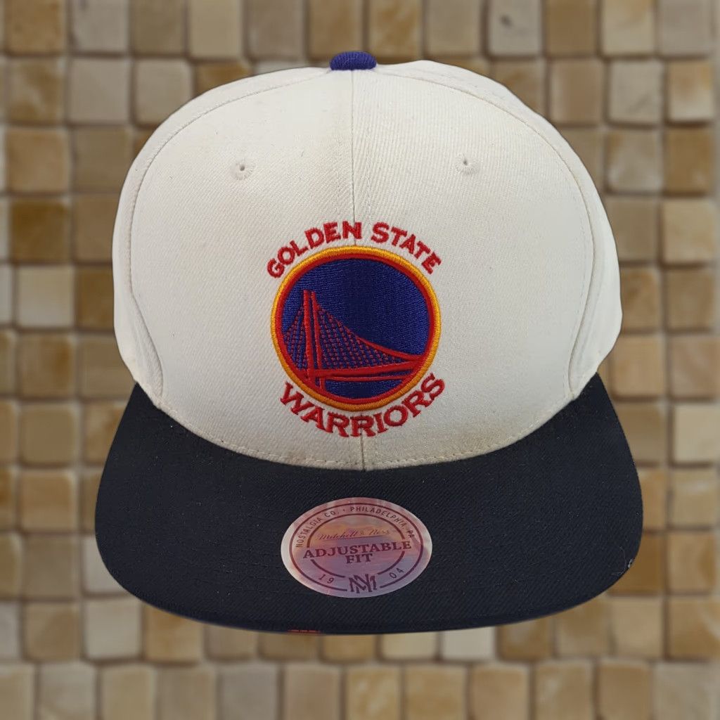 Mitchell & Ness VINTAGE Mitchell & Ness Golden State Warriors Wool Snapback Baseball Cap Hat - White, One Size, 90s Retro Logo, Adjustable, Men’s Baseball Cap Size ONE SIZE - 1 Thumbnail