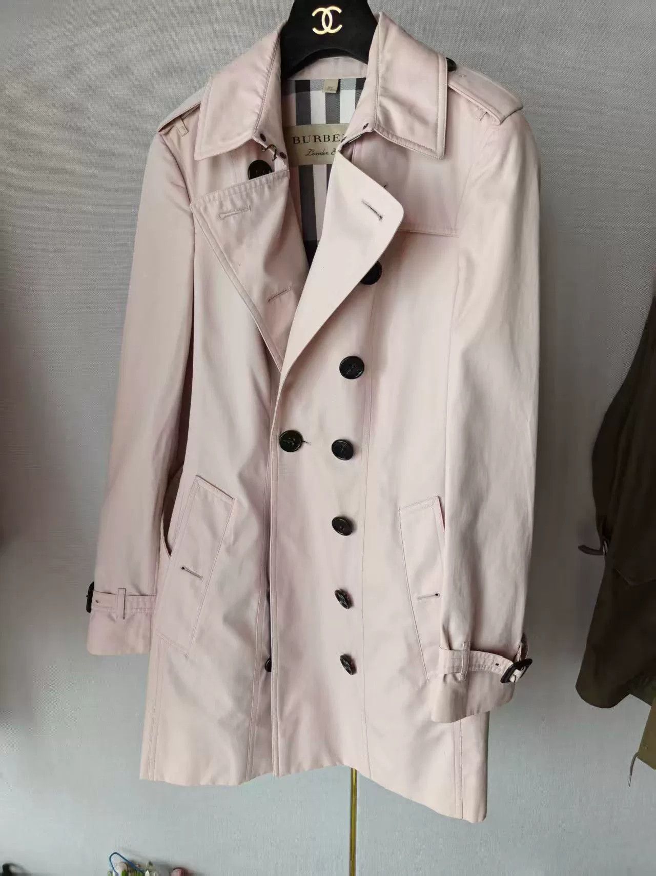 Burberry Burberry Women's Trench Coat Size M / US 6-8 / IT 42-44 - 1 Thumbnail
