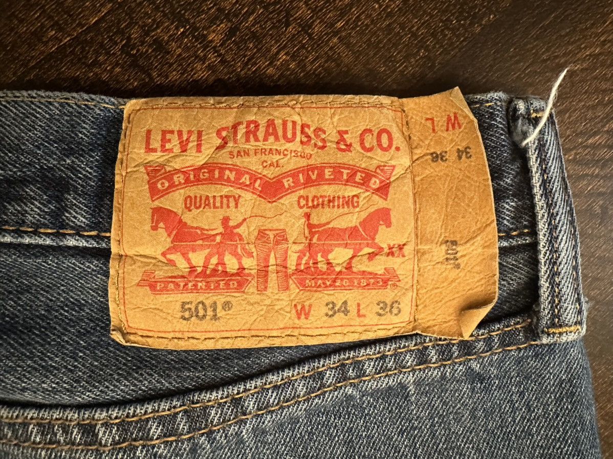 Levi's Levis 501 Jeans Mens 34x33.5 Straight Leg Button Fly Denim Size US 34 / EU 50 - 10 Thumbnail