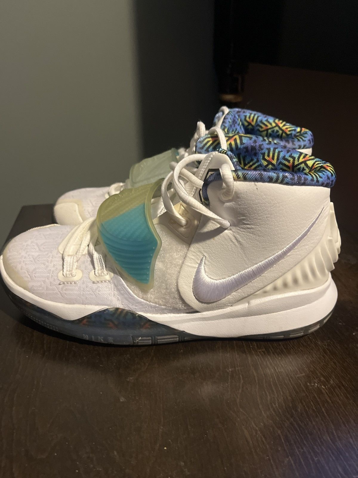 Nike Kyrie 6 White Sapphire Size US 6 / EU 39 - 2 Thumbnail