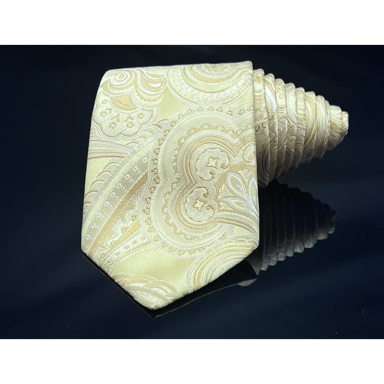 Donald Trump DONALD J. TRUMP MEN'S TIE YELLOW/PAISLEY WIDTH: 3.75" LENGTH Size ONE SIZE - 2 Thumbnail