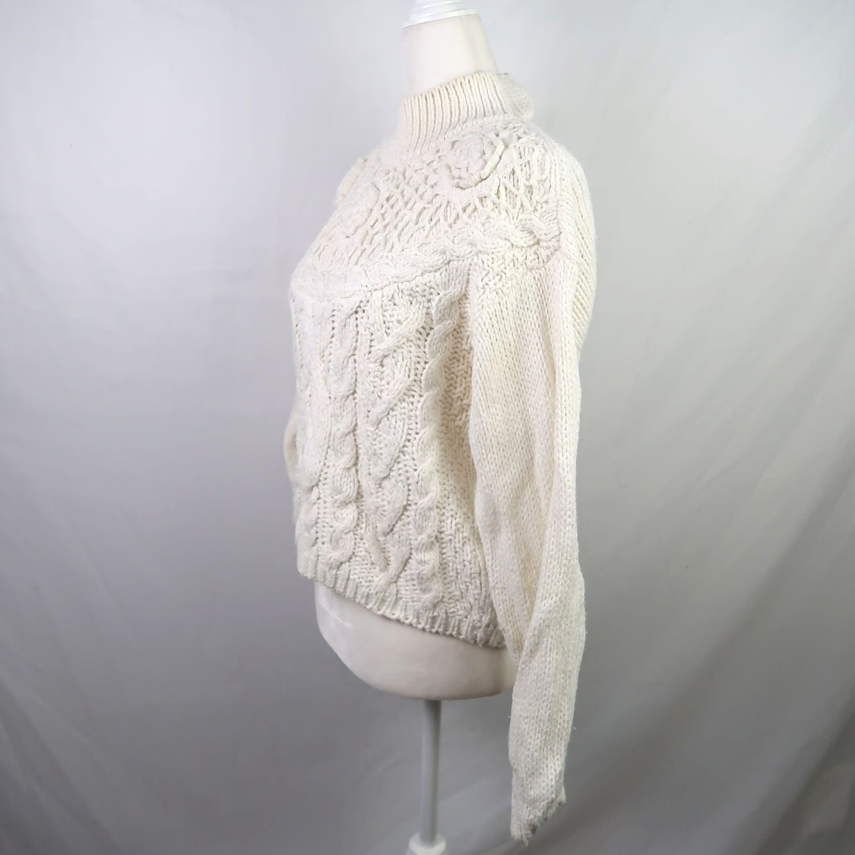Vintage VINTAGE 80s cream cable knit floral crochet mockneck sweater M Casual Womens Size M / US 6-8 / IT 42-44 - 3 Thumbnail