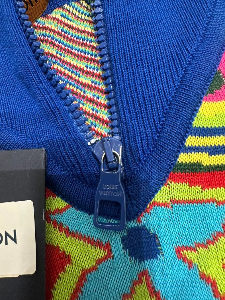 Louis Vuitton Louis Vuitton Logo lapel full print pullover long-sleeve s Size US M / EU 48-50 / 2 - 6 Thumbnail