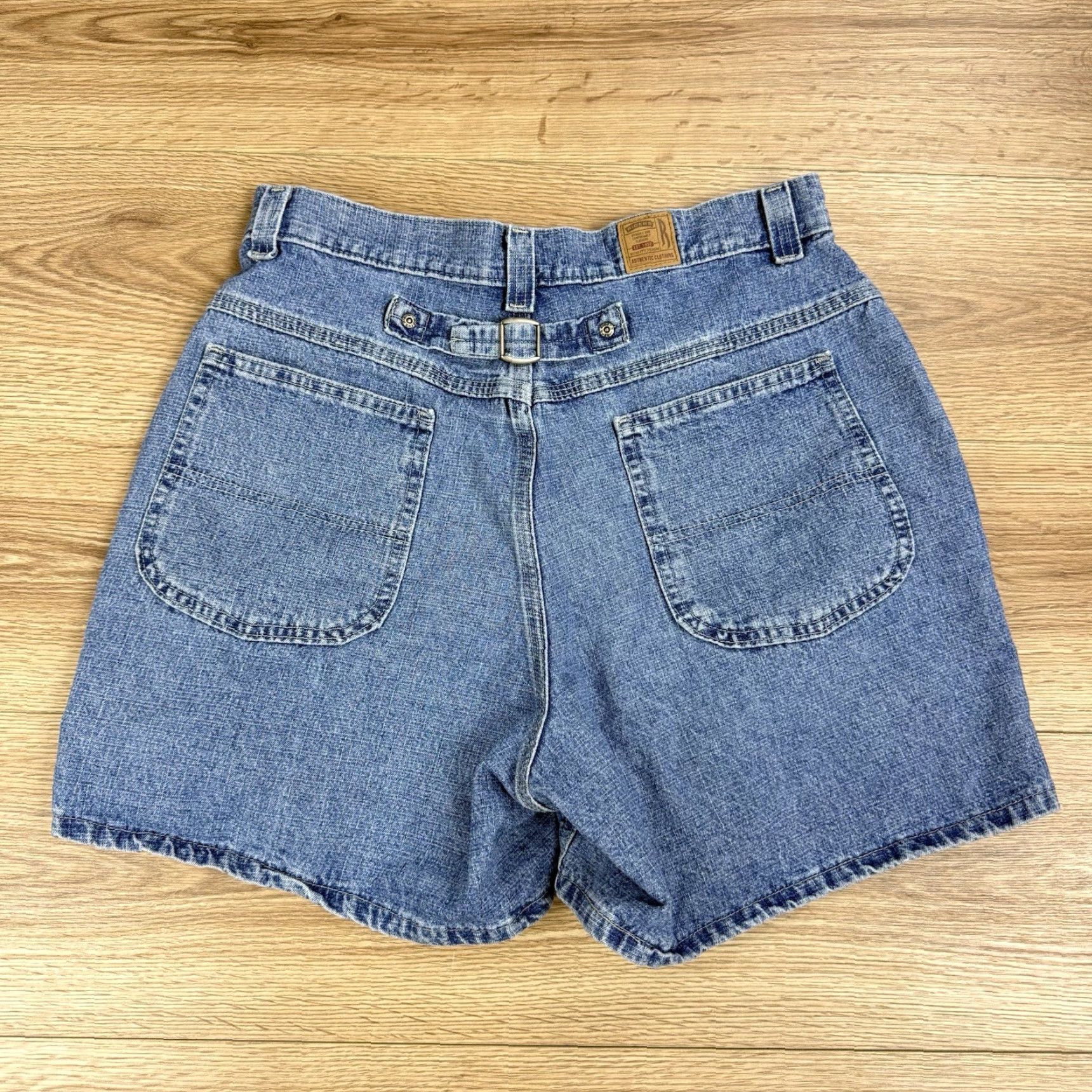 Lee VINTAGE Lee Riders Shorts Womens 14M Blue High Rise Denim Jean Rear Buckle Clinch Short Women's 14M Blue Mom Rise Denim Lee Size 36" / US 14 / IT 50 - 7 Thumbnail