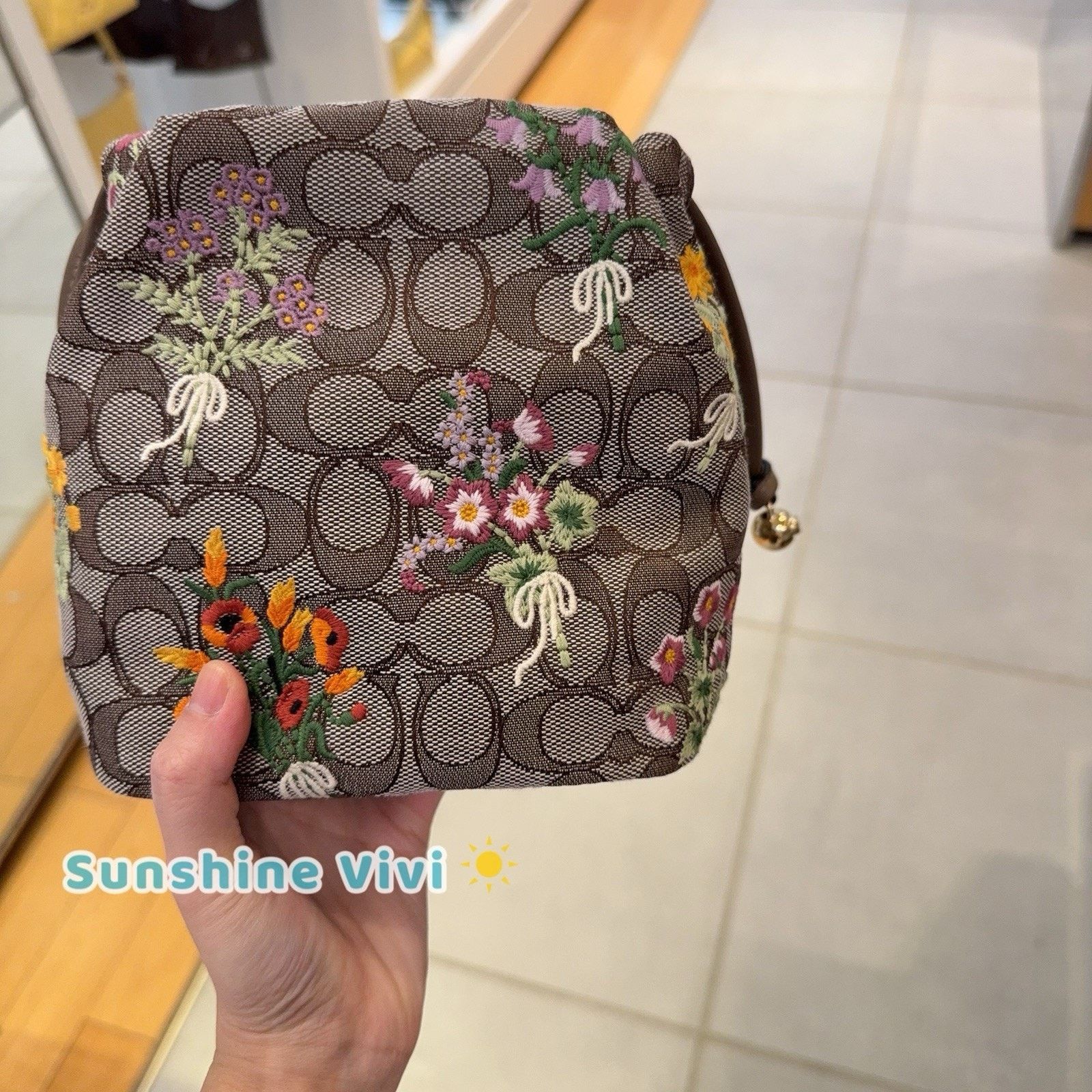 Coach NWT Coach Faye Mini Drawstring Bag Floral Embroidery CDZ94 Size ONE SIZE - 3 Thumbnail