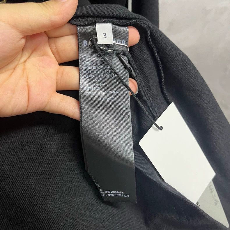 Balenciaga Balenciaga Black letter number print hooded long sleeve T- Size US L / EU 52-54 / 3 - 3 Thumbnail