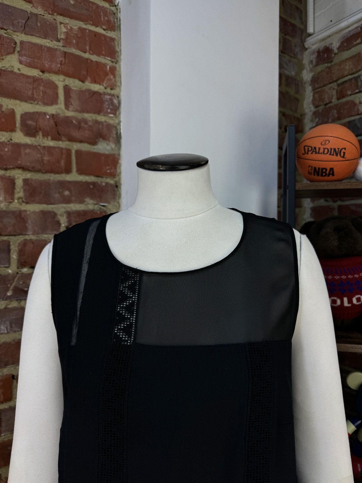 Akris × Designer AKRIS Punto Black Mesh Lace York Sleeveless Blouse Top Tank Size M / US 6-8 / IT 42-44 - 2 Thumbnail