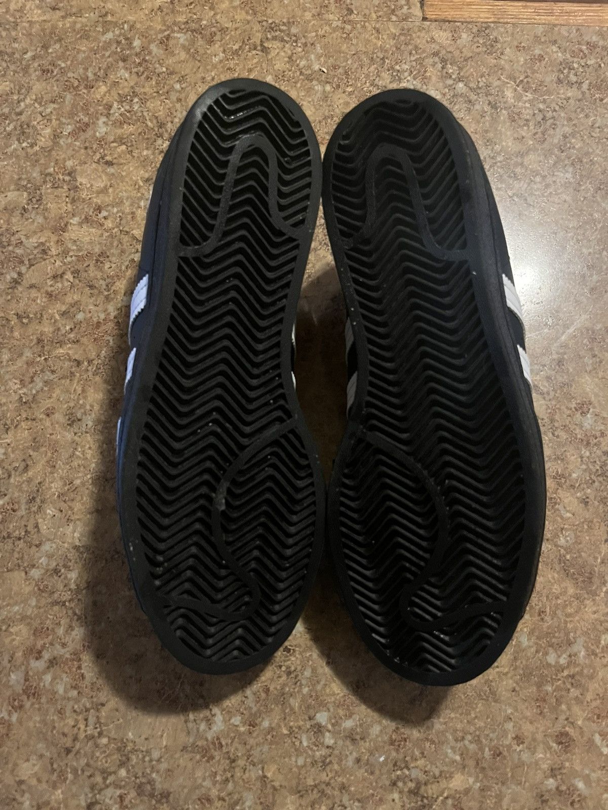Adidas Adidas Superstar Size US 6.5 / EU 39-40 - 7 Thumbnail