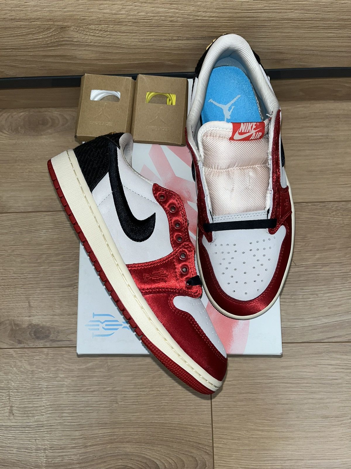 Nike Jordan 1 low og trophy room sp Size US 7.5 / EU 40-41 - 1 Thumbnail