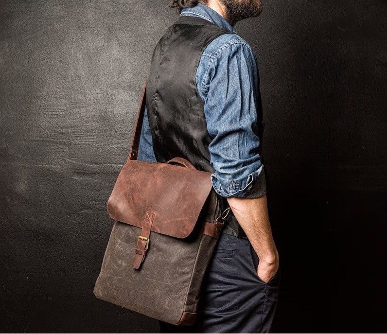 Japanese Brand Men's waxed canvas shoulder bag Size ONE SIZE - 1 Thumbnail