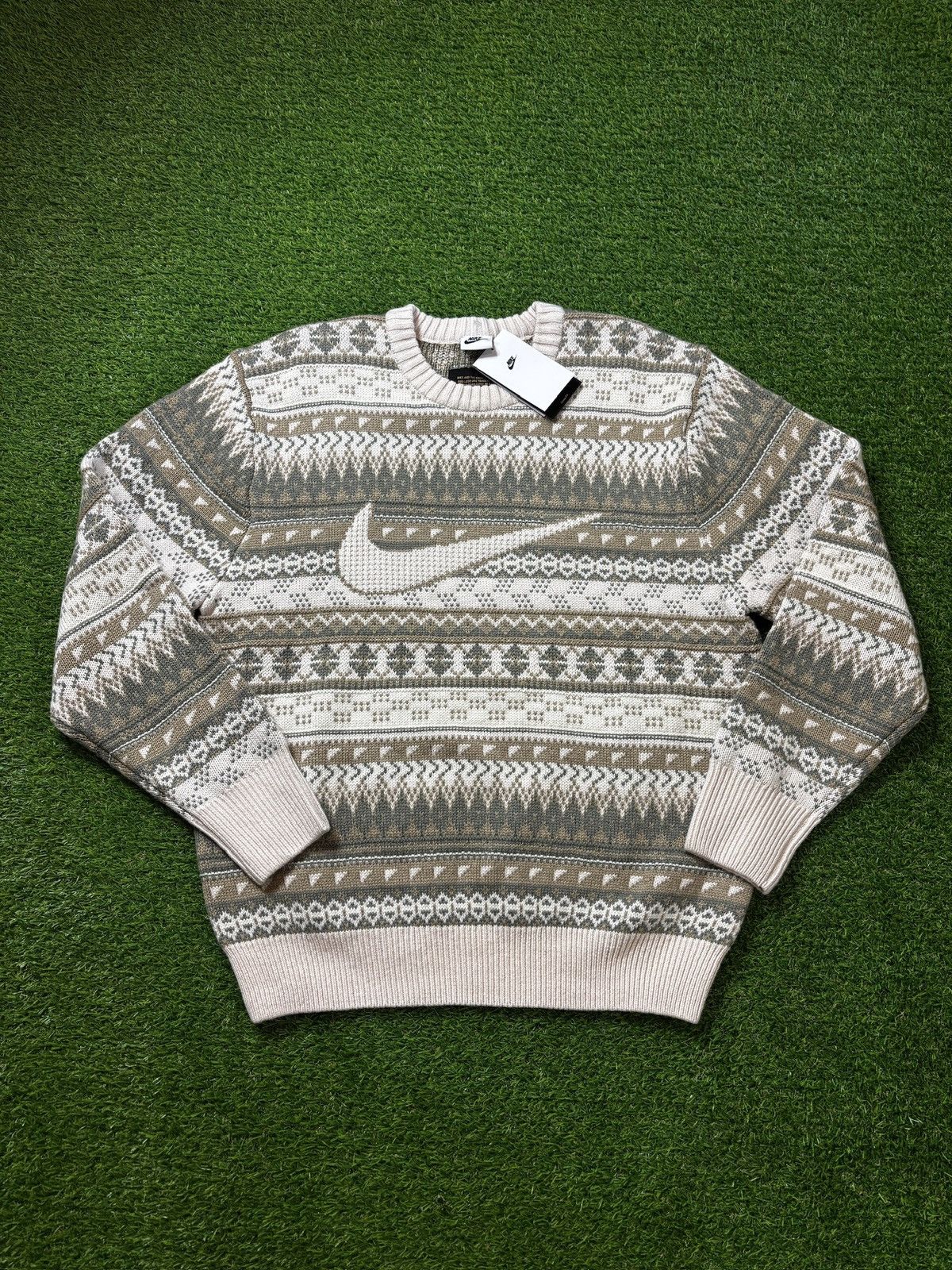 Nike Sz M Nike Life Men’s Fair Isle Swoosh Wool Sweater Size US M / EU 48-50 / 2 - 1 Thumbnail