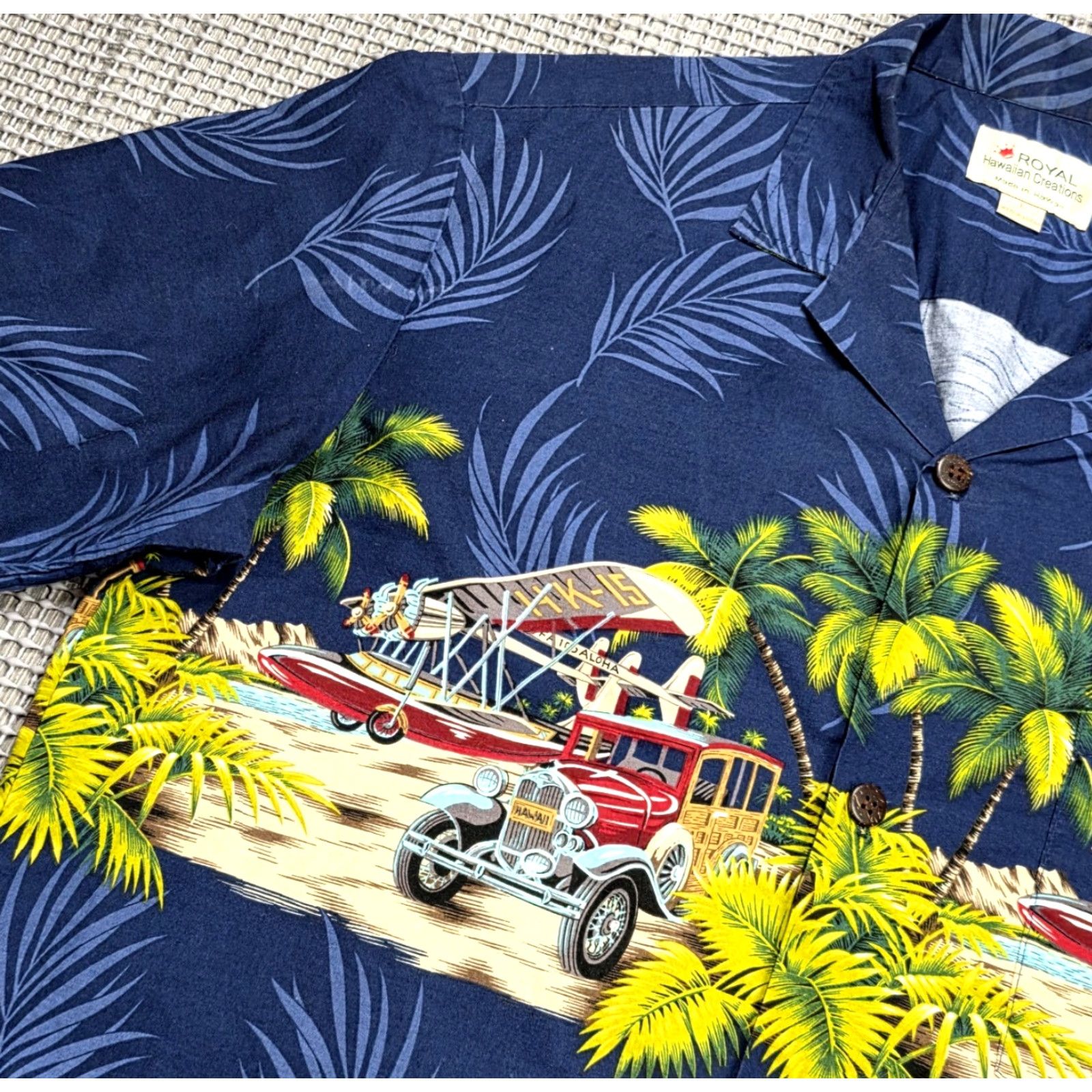 Vintage Royal Hawaiian Mens L Hawaii Beach Aloho Short Sleeve Shirt Vintage Floral Button-Up Shirt Size US L / EU 52-54 / 3 - 5 Thumbnail