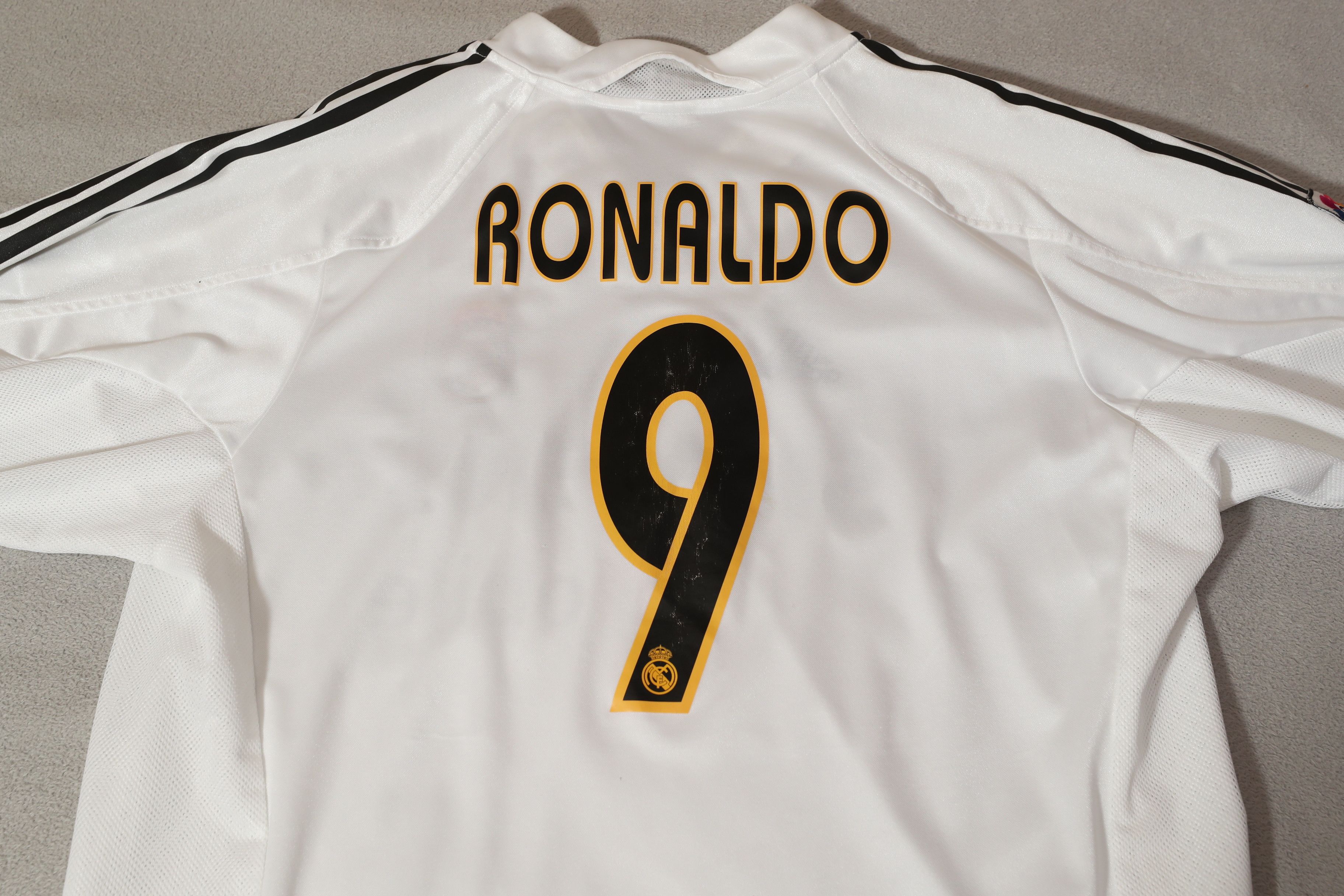 Adidas 2003-04 Real Madrid Home Shirt Ronaldo #9 (XL) Size US XL / EU 56 / 4 - 11 Thumbnail