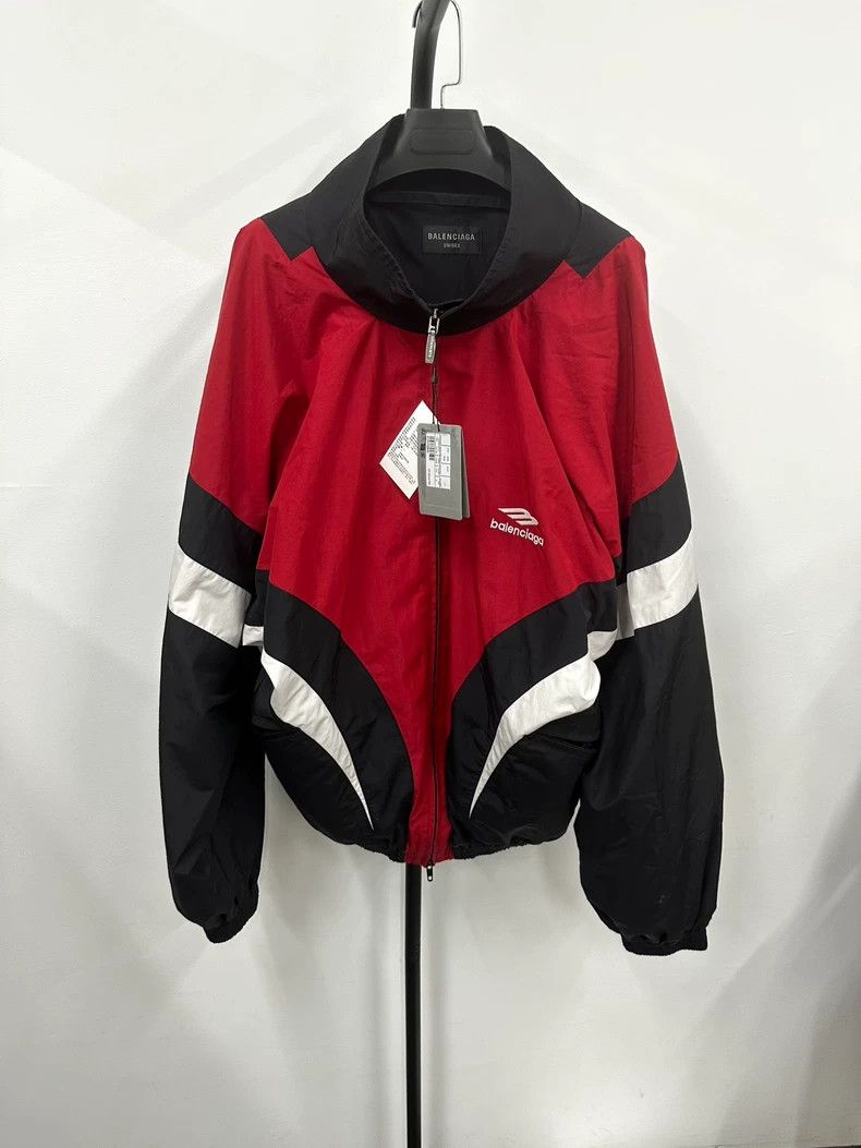 Balenciaga Balenciaga 24 off shoulder 3B paneled red and white school Size US S / EU 44-46 / 1 - 1 Thumbnail