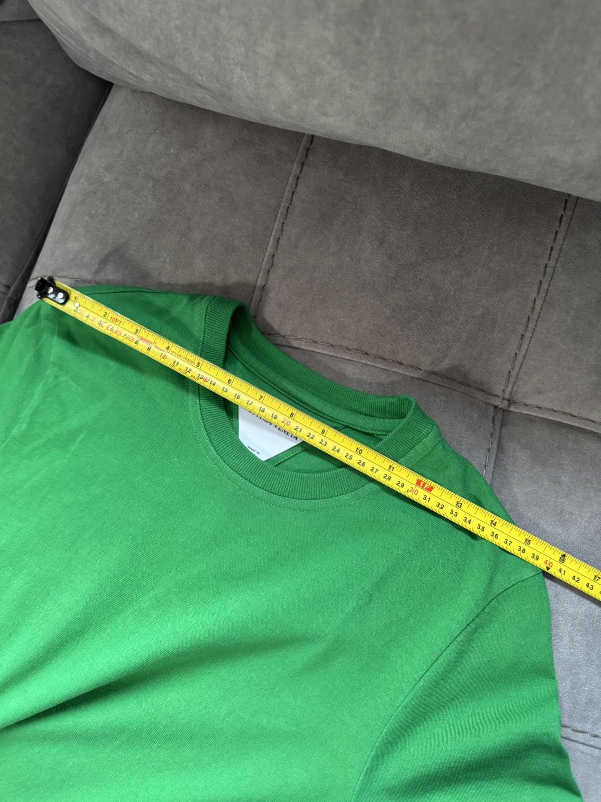 Bottega Veneta BOTTEGA VENETA TSHIRT SEE TAPE MEASUREMENTS FITS LIKE XS !!! Size US M / EU 48-50 / 2 - 7 Thumbnail