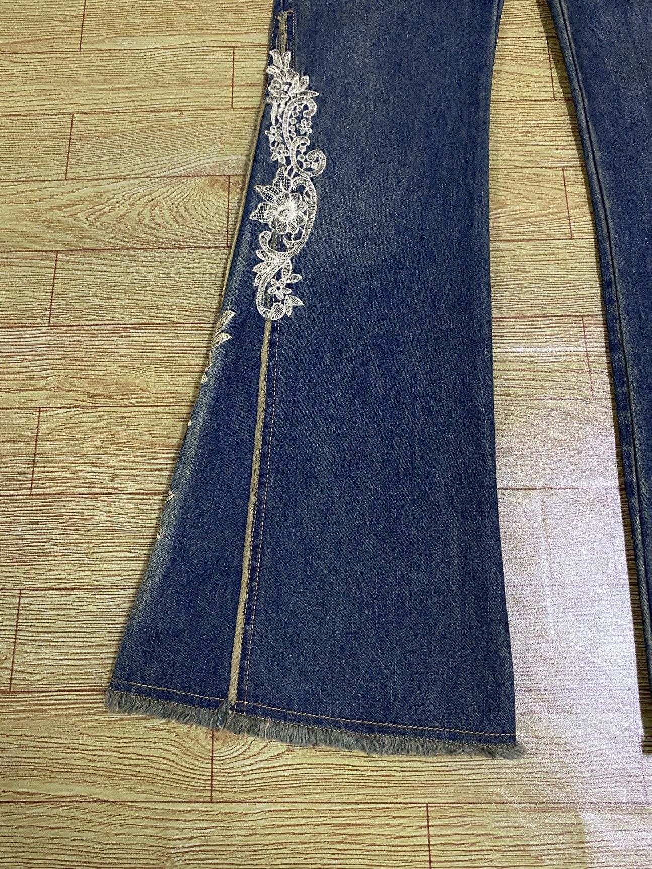 Le Grande Bleu (L.G.B.) Very Rare Vintage Brand Jouer Aux Eshecs Flared Jeans 1990s Size US 28 / EU 44 - 6 Thumbnail