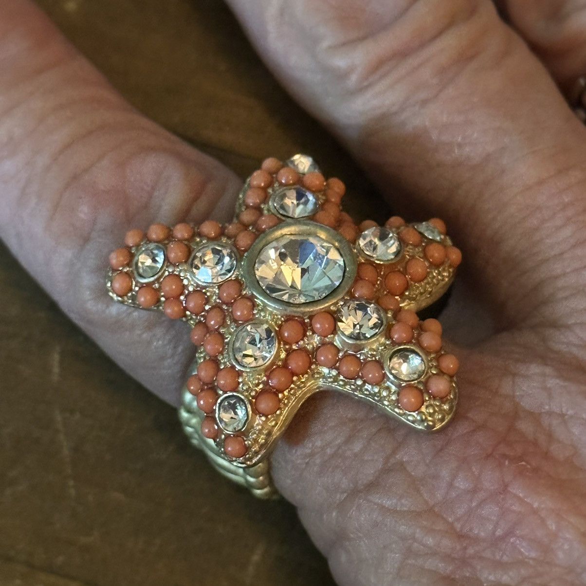Other Coral and rhinestone starfish stretch ring Size ONE SIZE - 4 Thumbnail