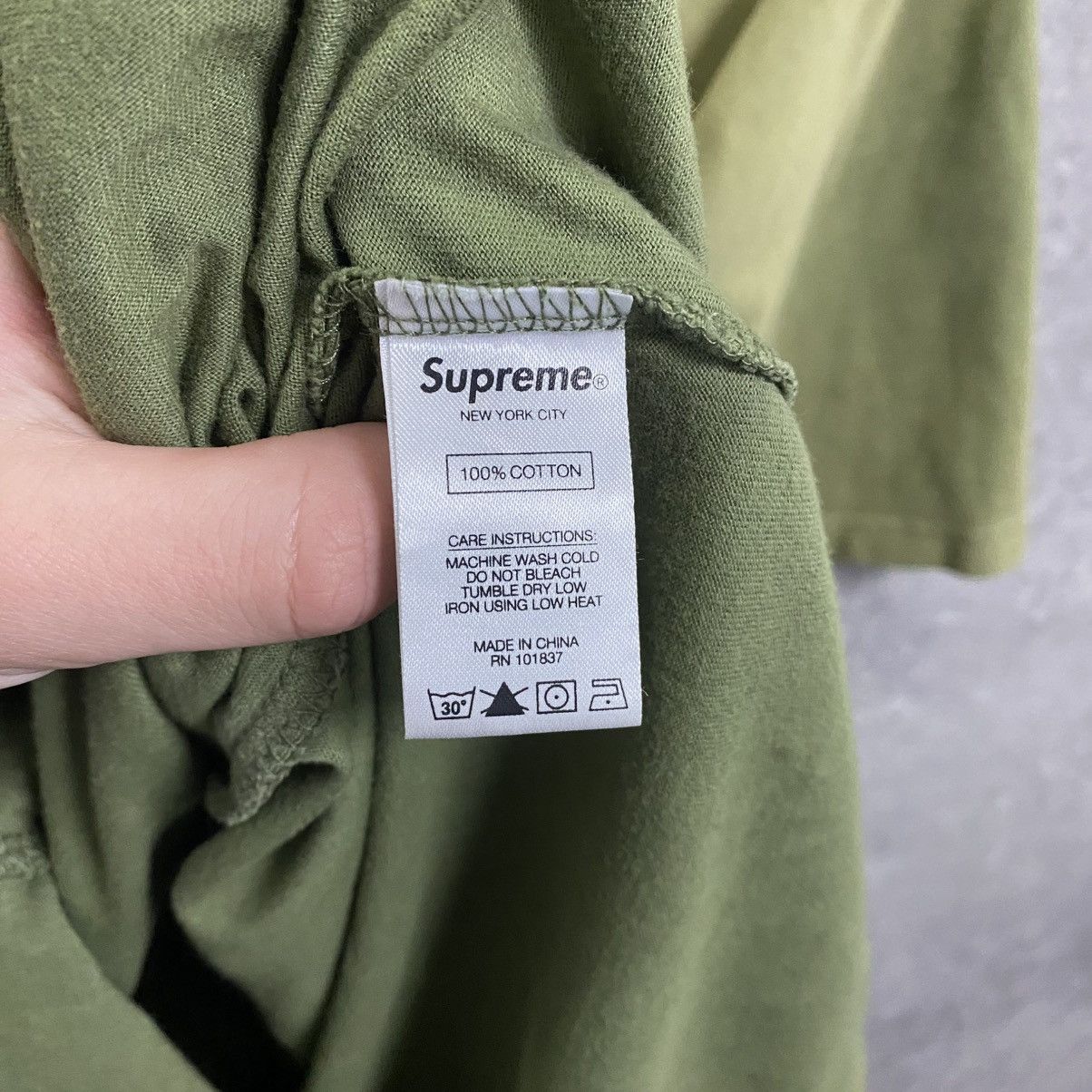 Supreme Supreme T Shirt Size US L / EU 52-54 / 3 - 7 Thumbnail