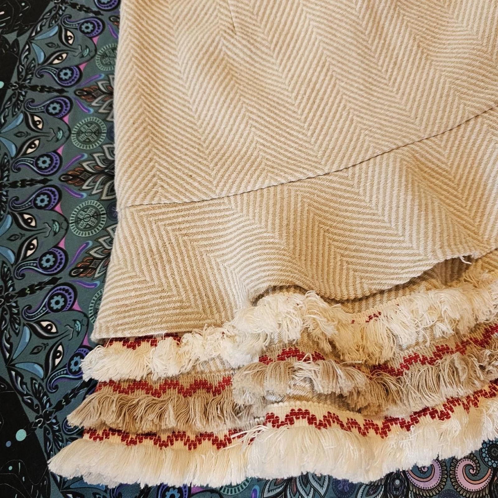 Designer Women's Cream and Red Free the Roses Skirt Size 28" / US 6 / IT 42 - 2 Thumbnail