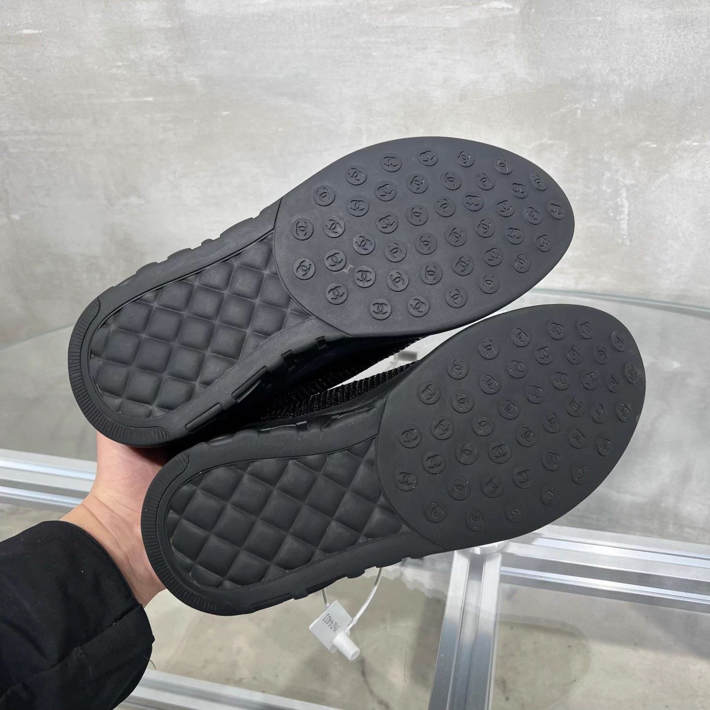 Chanel Chanel Classic Double C Sequin Black Sneakers 38.5 Size US 7.5 / IT 37.5 - 7 Thumbnail