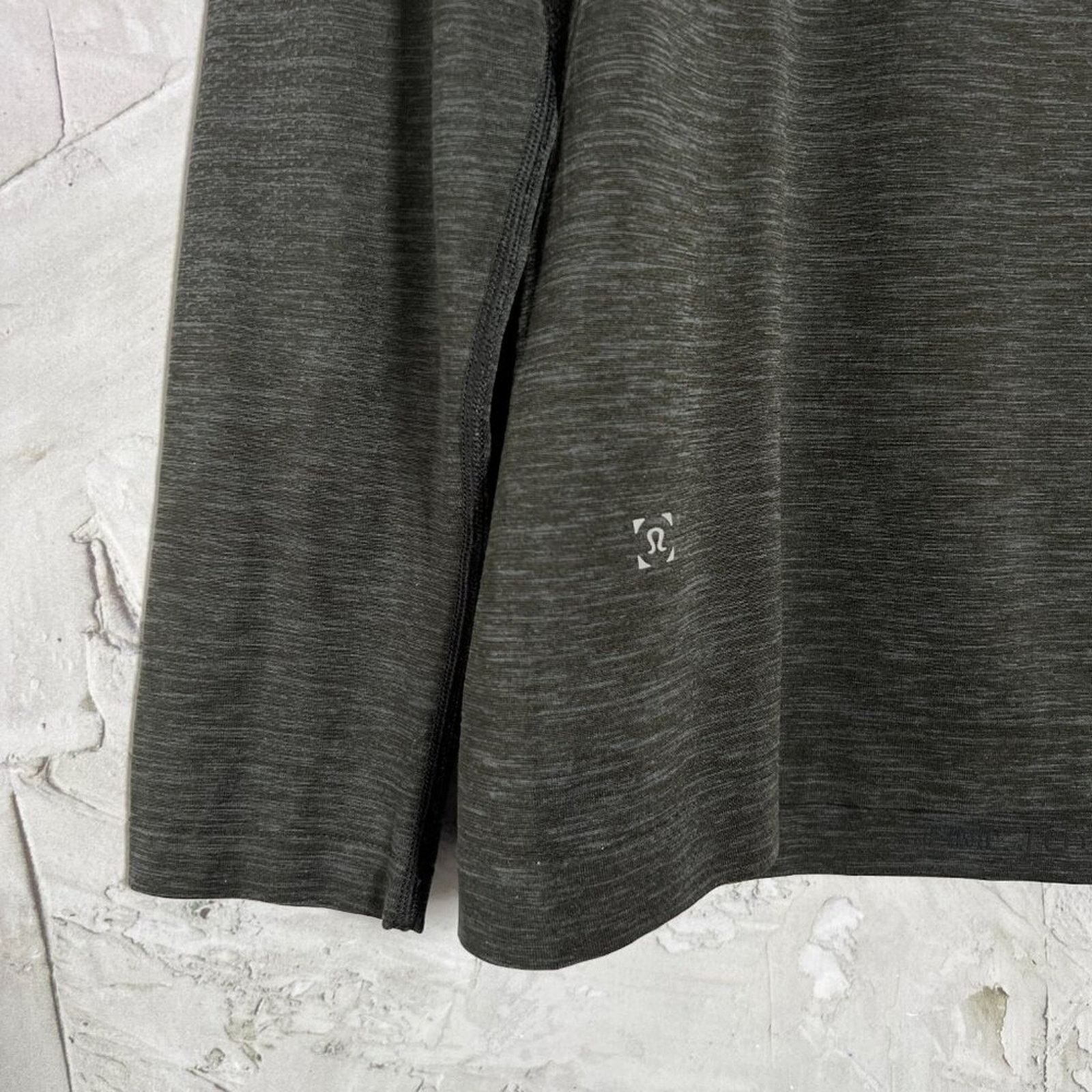 Lululemon Lululemon Peloton Metal Vent 1/4 Zip Shirt L Size US L / EU 52-54 / 3 - 12 Thumbnail