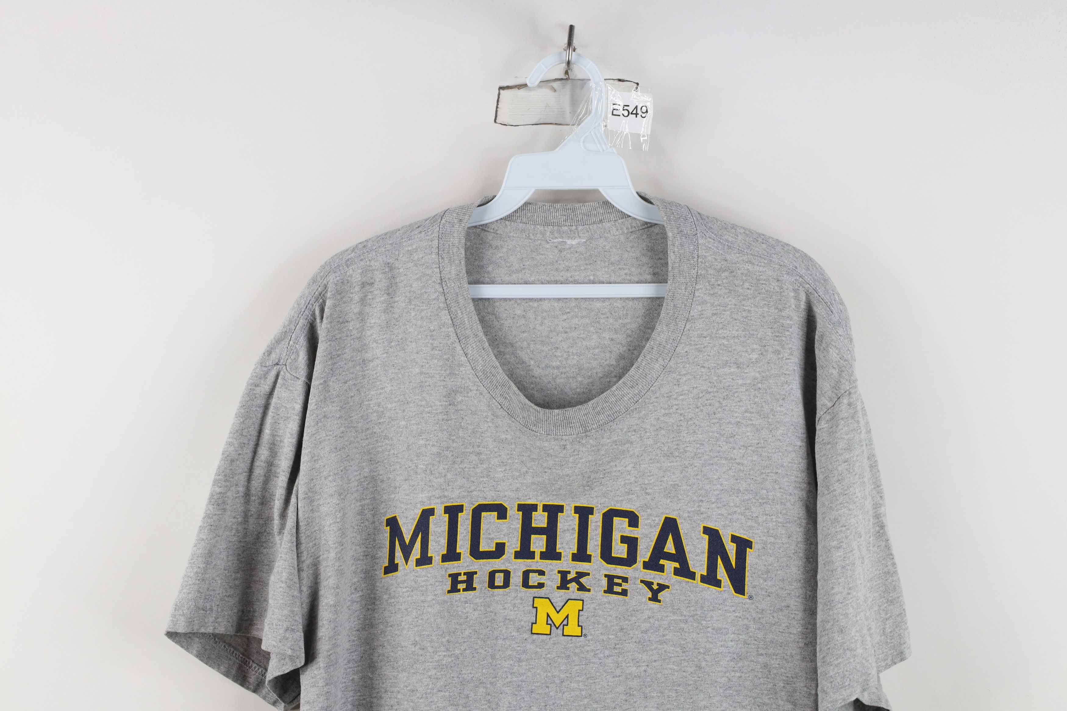 Vintage Vintage 90s University of Michigan Hockey T-Shirt Gray Size US L / EU 52-54 / 3 - 2 Thumbnail