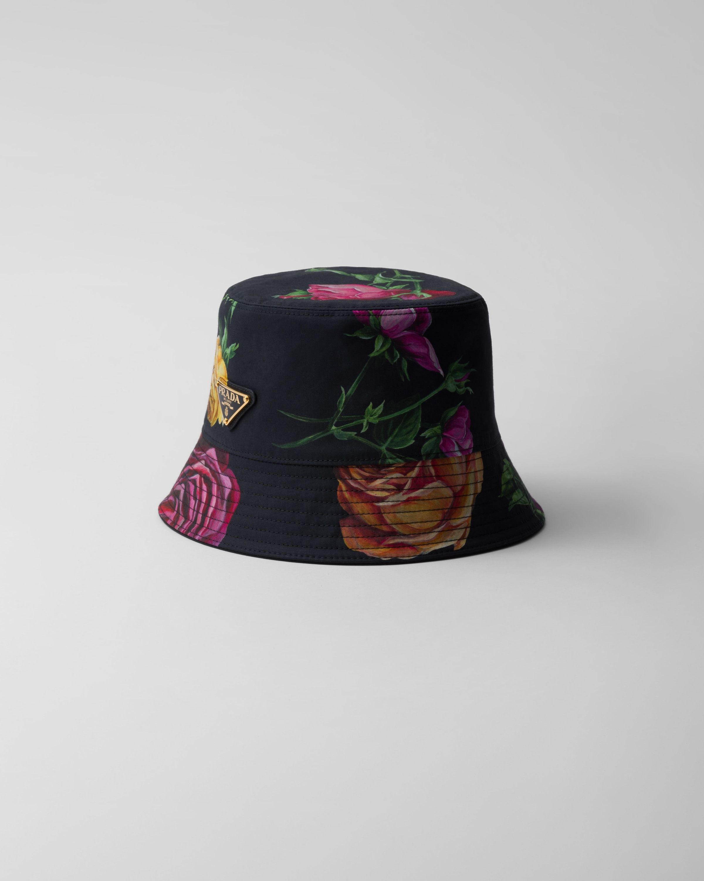 o1la1rc1a0925 Size: OS / Reversible Bucket Hat / Cap