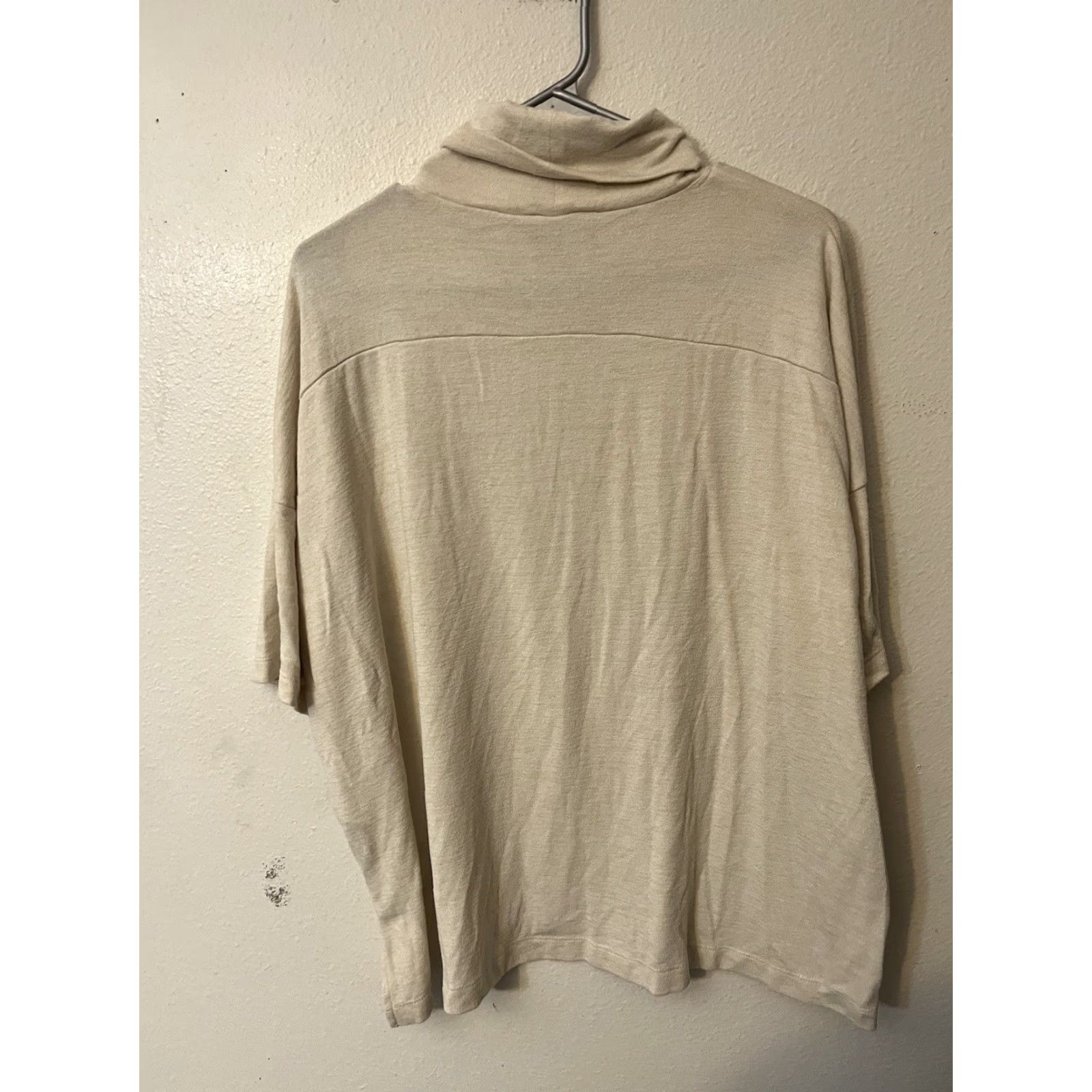 Gap Gap Beige Cowl Neck Top Shirt Dolman Sleeve Short Sleeve Knit Blouse Regular Size L Women’s Everyday Casual Slits EUC Size L / US 10 / IT 46 - 3 Thumbnail