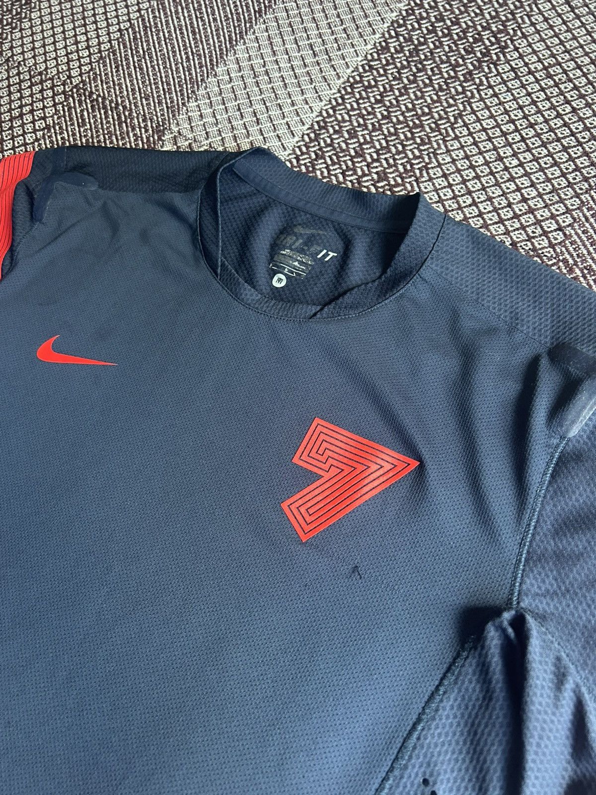 Nike Vintage Nike x CR7 Dri-fit Jersey T-shirt Size M Sportswear Size US M / EU 48-50 / 2 - 7 Thumbnail
