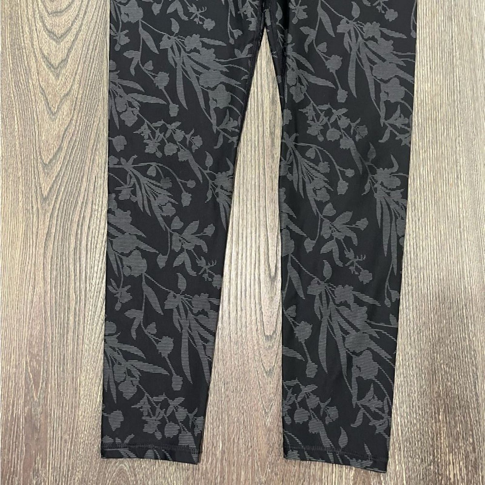 Fabletics Fabletics Define PowerHold Mid-Rise Leggings Print Size L Size 30" / US 8 / IT 44 - 4 Thumbnail