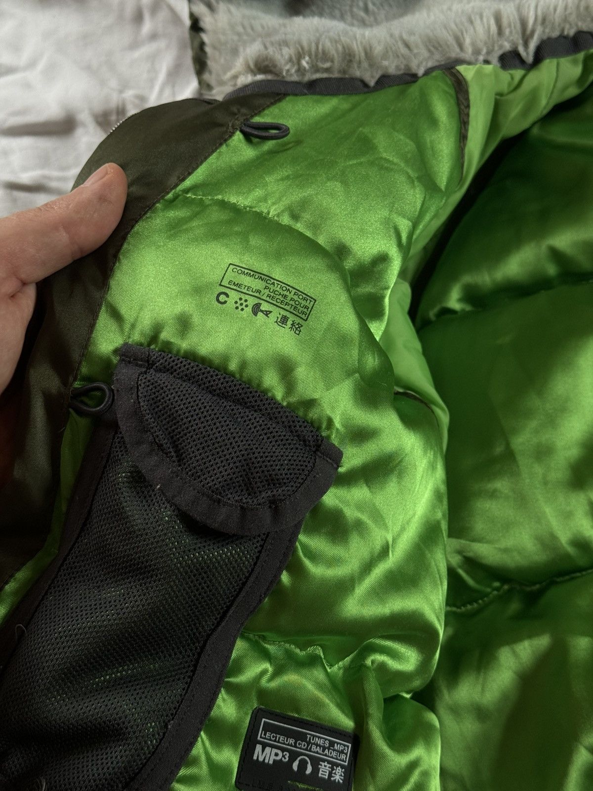 Nike Nike vintage hooded zip down bomber jacket 203101 techwear Size XL / US 12-14 / IT 48-50 - 13 Thumbnail