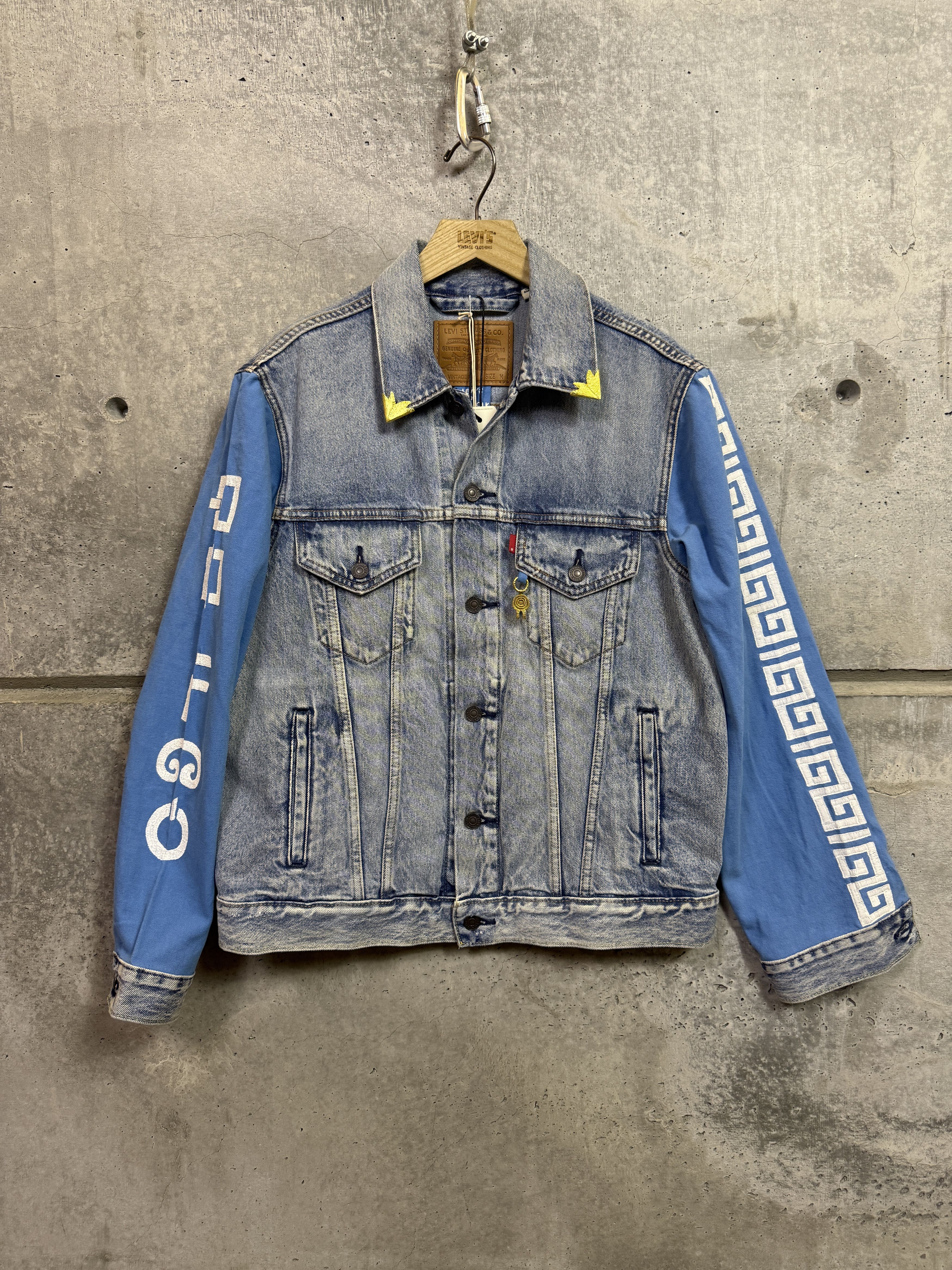 Levi's Levi's x Lucy Folk Denim Trucker Jacket Size US M / EU 48-50 / 2 - 1 Thumbnail