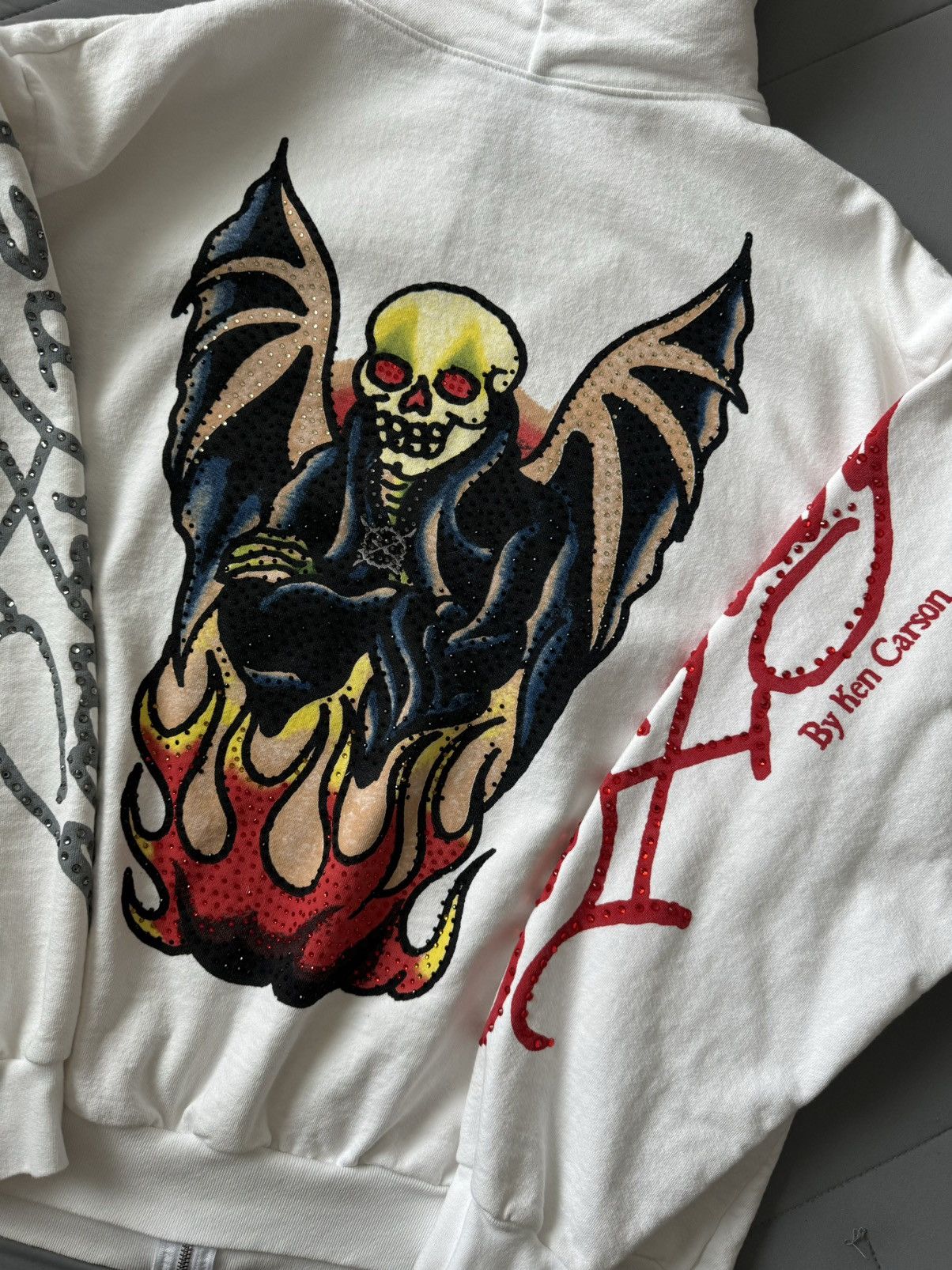 Ed Hardy × Ken Carson Ed Hardy x Ken Carson White Rhinestone Zip Up Hoodie Size XL Size US XL / EU 56 / 4 - 4 Thumbnail