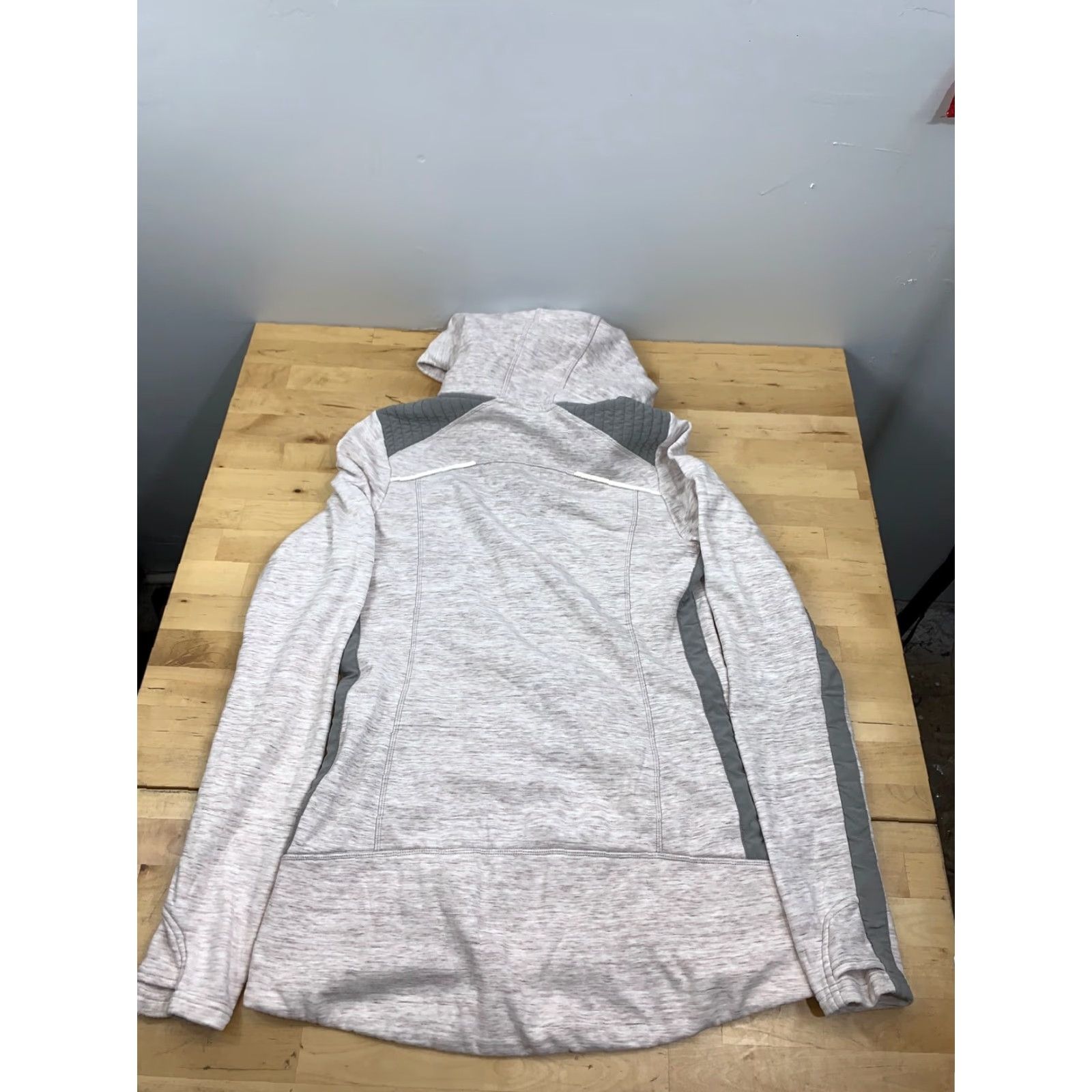 Athleta Athleta Activewear Full Zip Hooded Jacket M Gray/ Light Purple #3835 Size M / US 6-8 / IT 42-44 - 2 Thumbnail