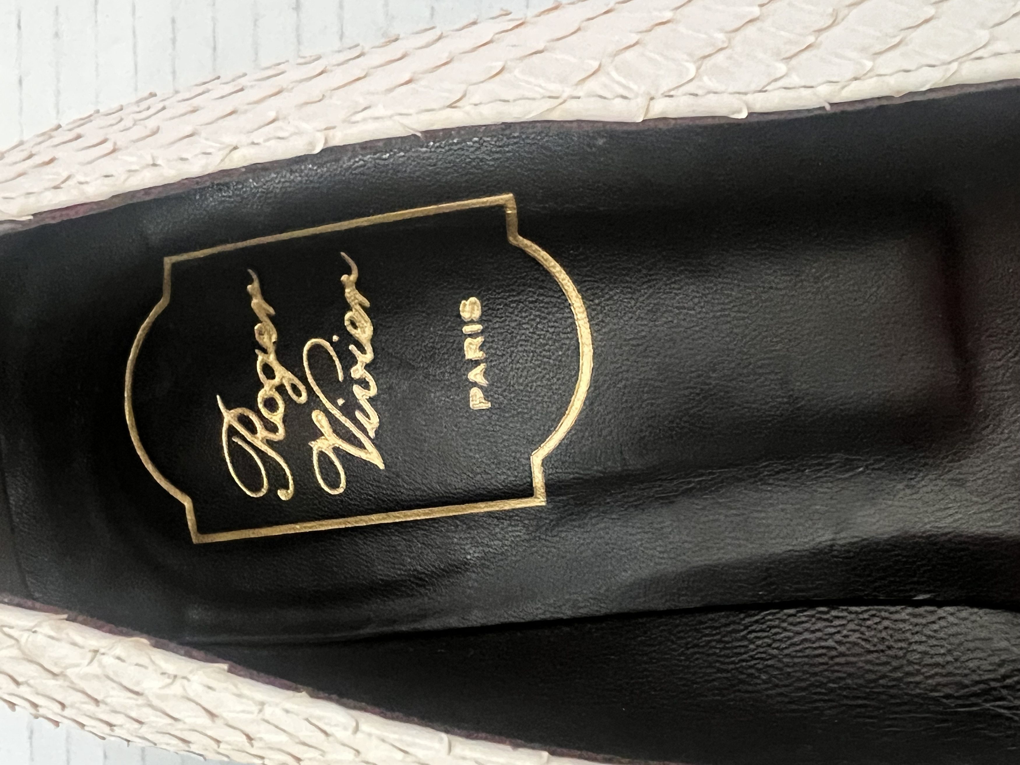 Roger Vivier White Roger Vivier Ballerina flats size 39 Size US 9 / IT 39 - 9 Thumbnail