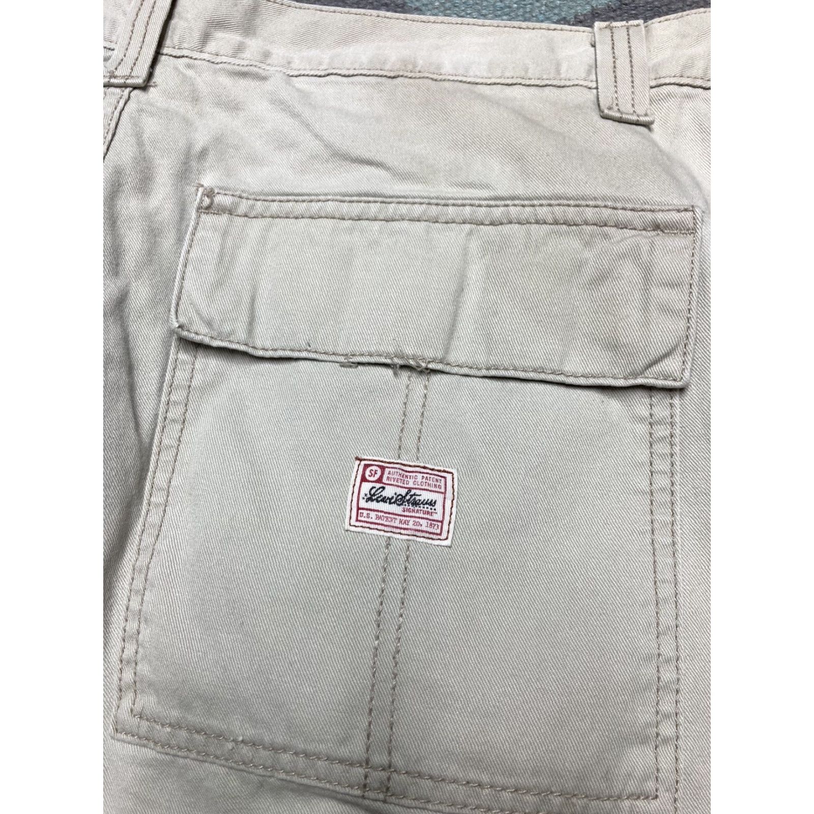 Levi's VINTAGE Levi’s Cargo Pants Chino Twill Khaki Y2K Baggy 35x30 Utility Skater Army Men Size 35 Beige Chino Pants Army Style Baggy 35x30 Size US 35 - 5 Thumbnail