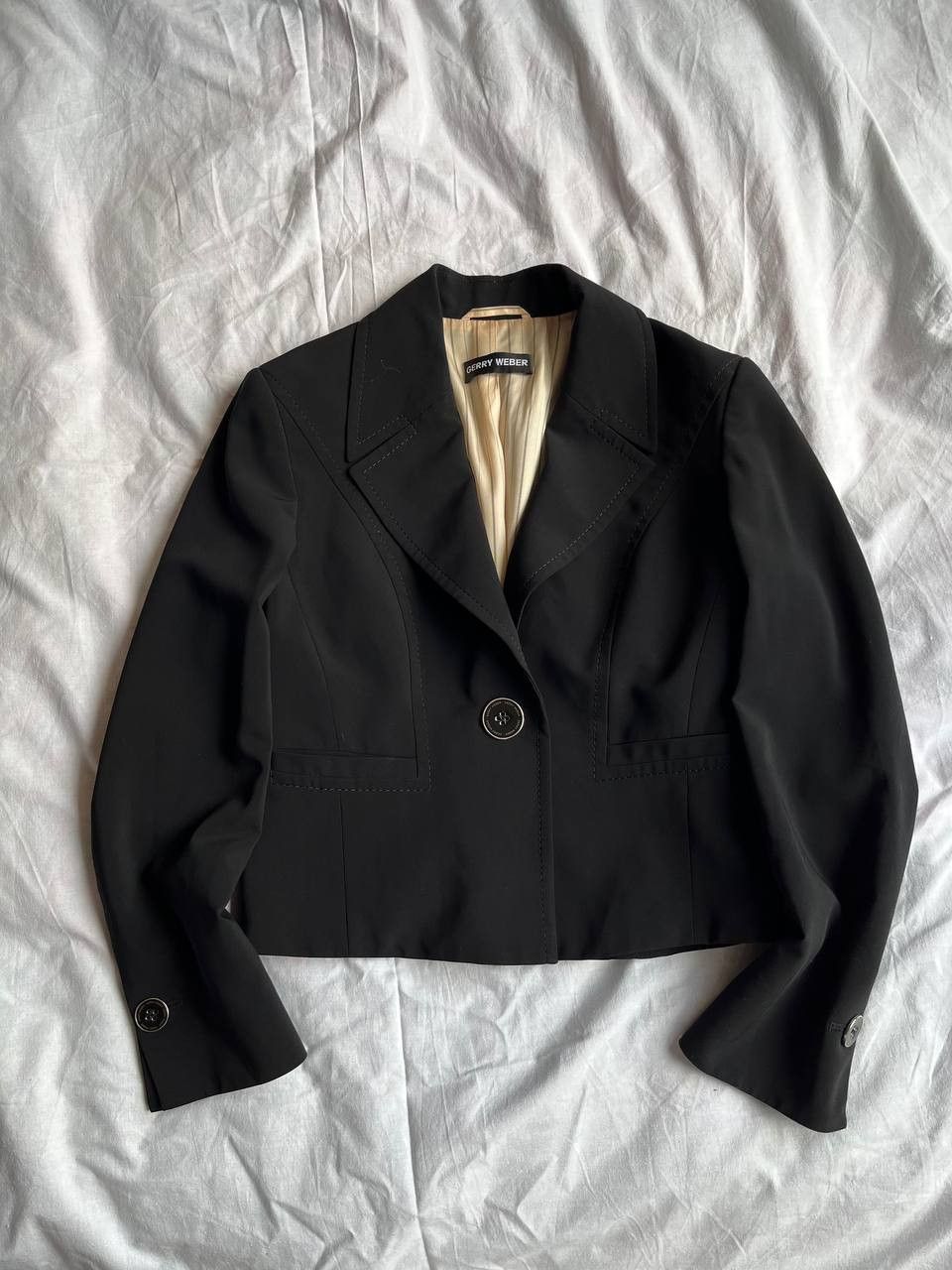 Gerry Weber × Vintage Gerry Weber vintage black women's cropped blazer Size M / US 6-8 / IT 42-44 - 1 Thumbnail