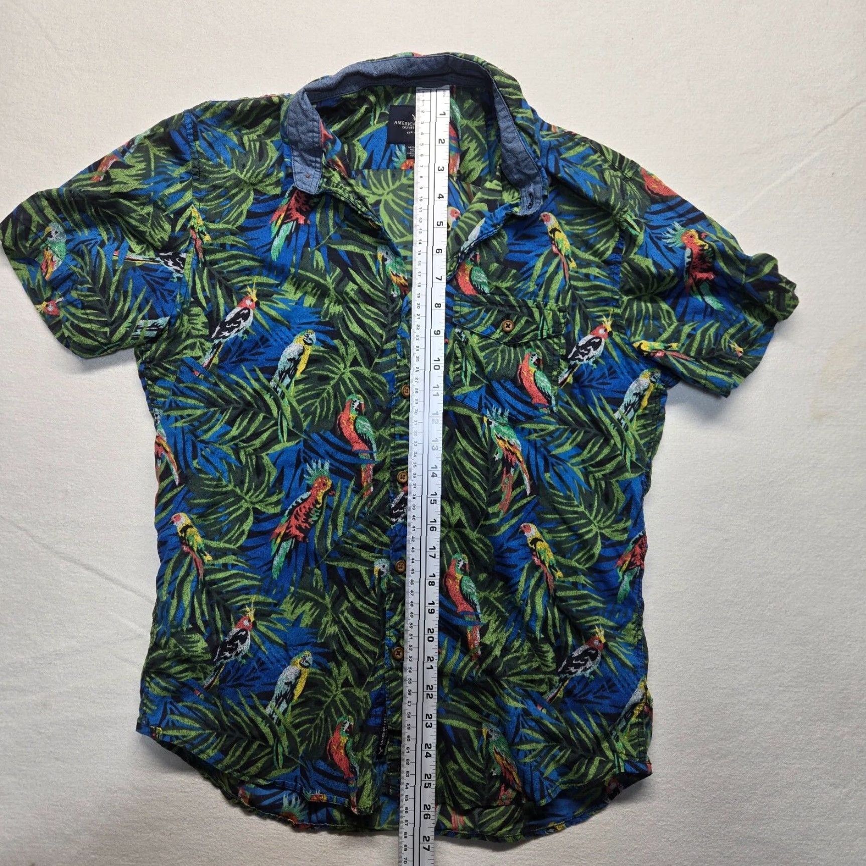 American Eagle Outfitters American Eagle Button-Up Shirt Hawaiian Animal Print Parrots Medium Multicolor Mens Size US M / EU 48-50 / 2 - 6 Thumbnail