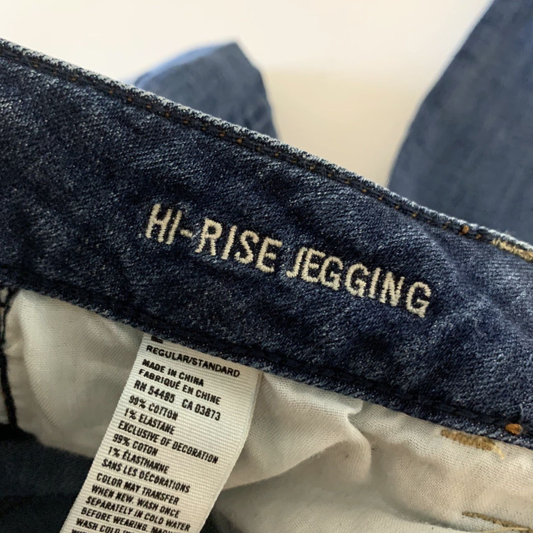 American Eagle Outfitters VINTAGE American Eagle Hi-Rise Distressed Jegging Medium Wash Ripped Blue Denim Size 2 Womens Blue Jeans Jegging 2 Size 26" / US 2 / IT 38 - 4 Thumbnail