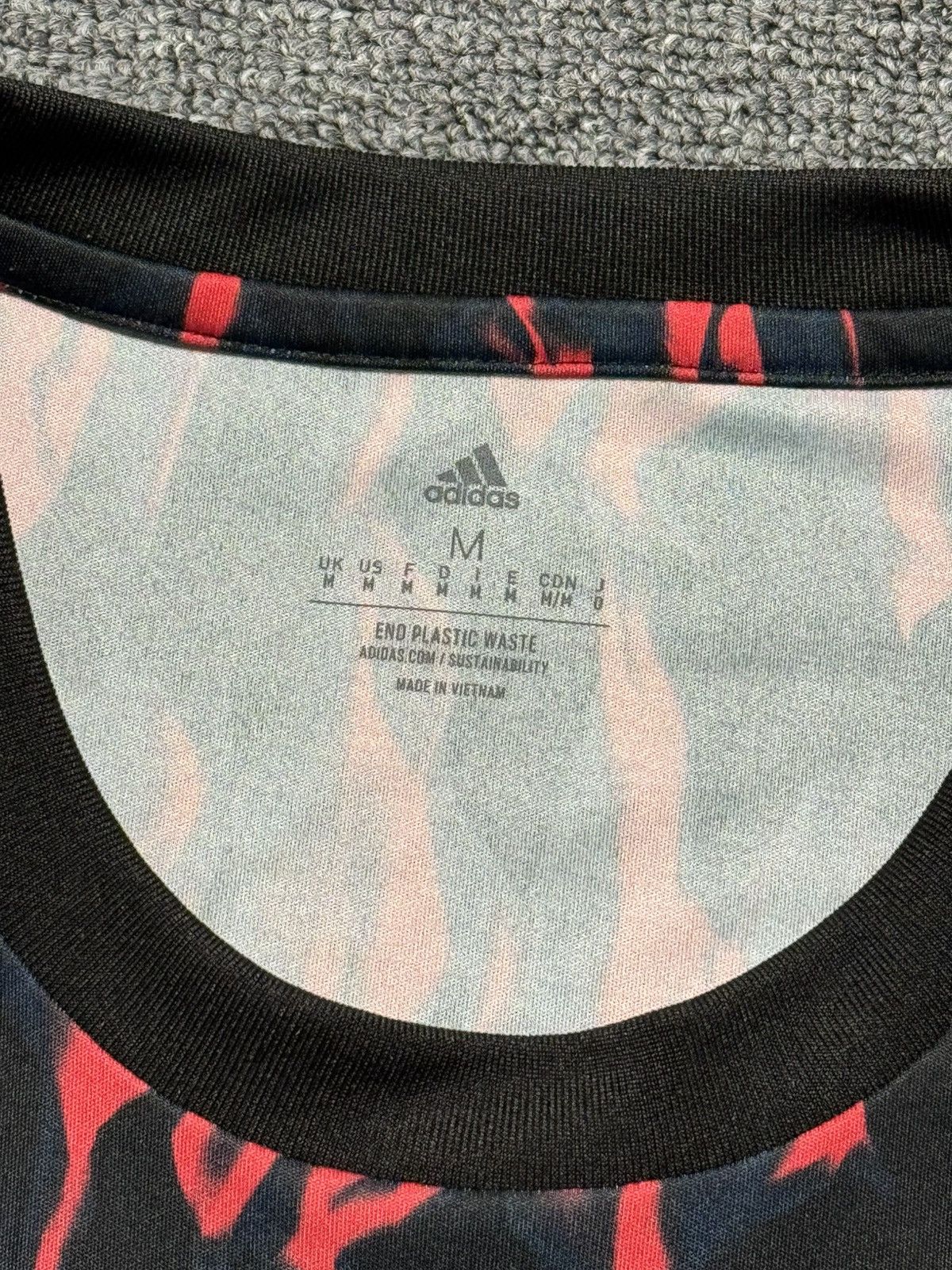 Nike Adidas Manchester United 2021/22 Pre-Match Shirt Medium Size US M / EU 48-50 / 2 - 6 Thumbnail